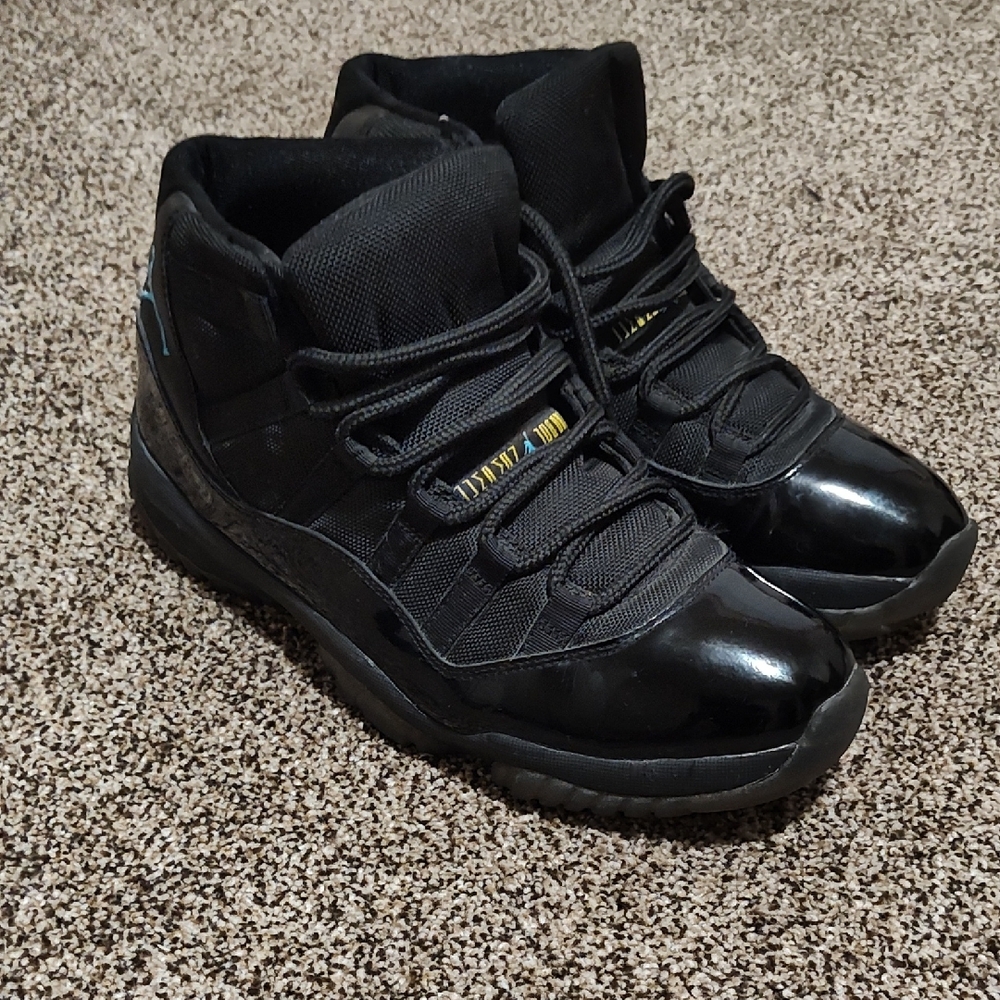 Jordan Black High-Top Patent Leather Sneakers